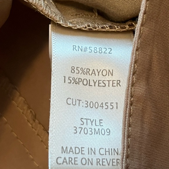 NWT Max Studio Peachskin Tan Khaki Cargo Pants Dress Casual Size 8 - Picture 10 of 11